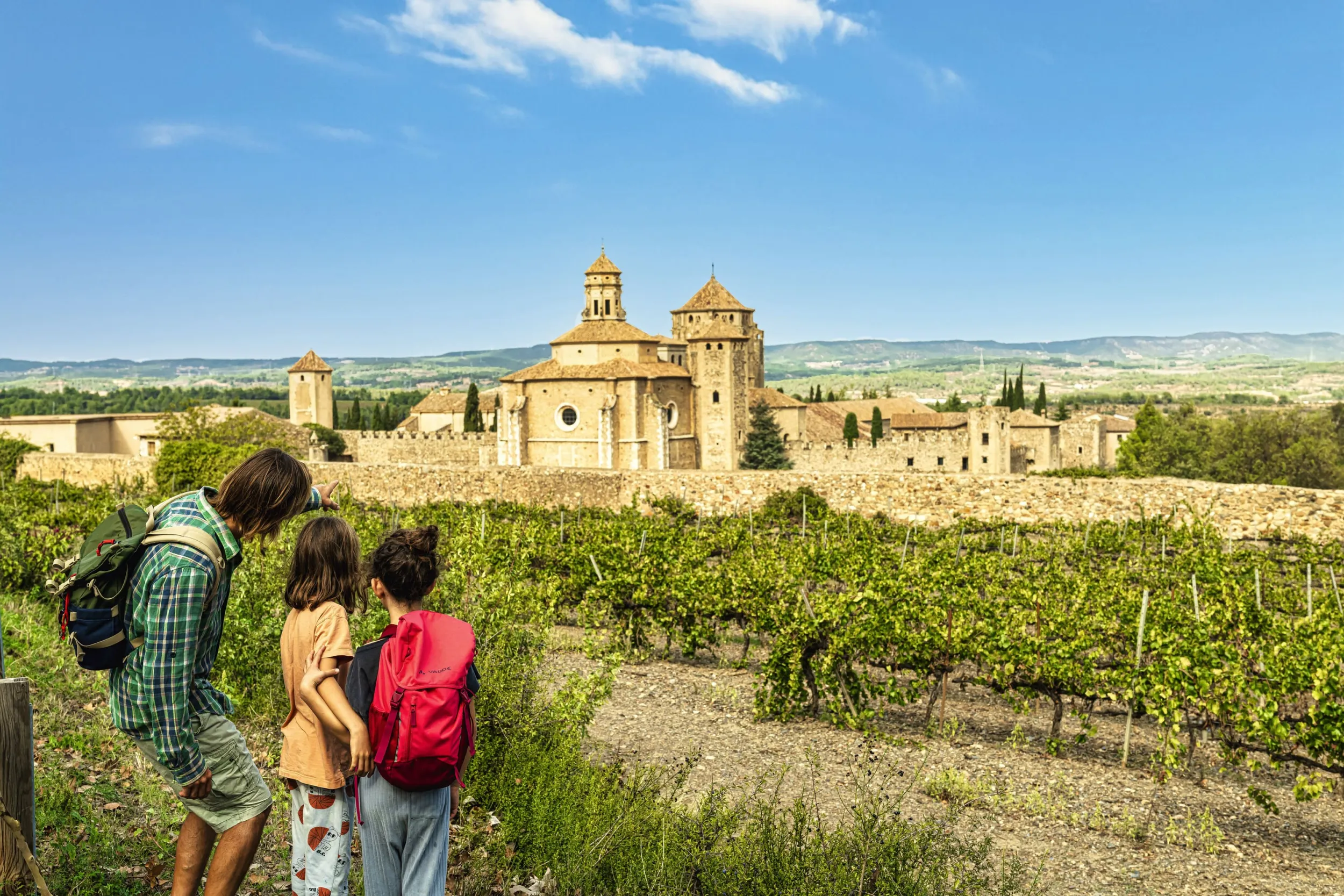 familia cerca de poblet