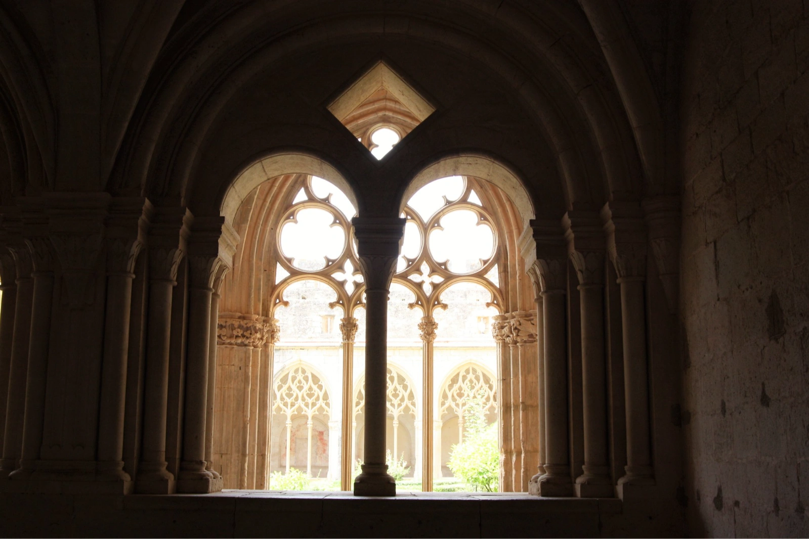 claustro santes creus