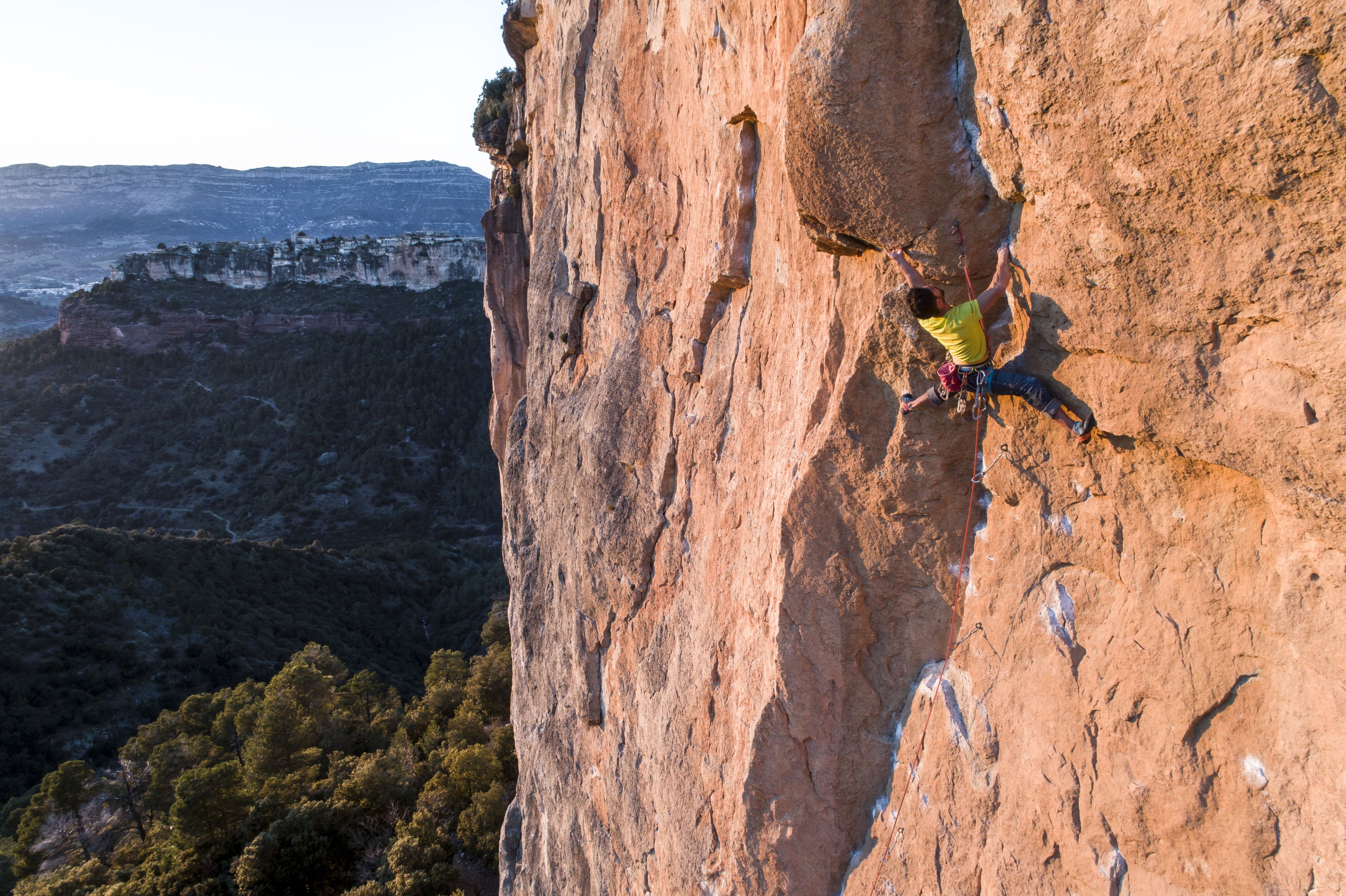 L'escalada i l'ambient internacional