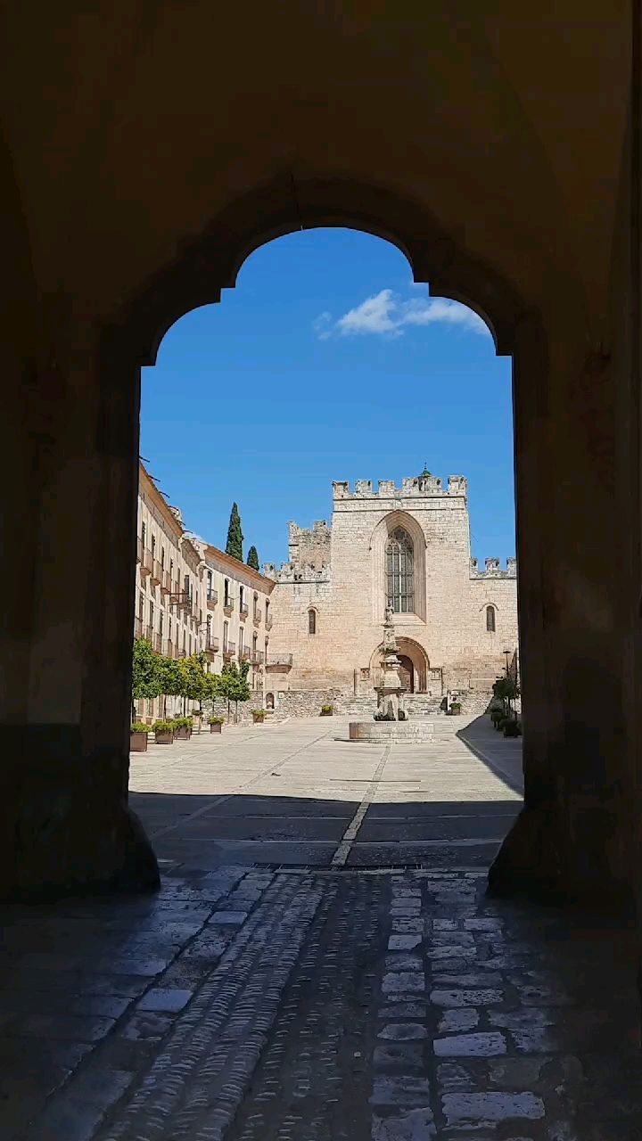 El Monestir de Santes Creus és un dels més grans i millor…